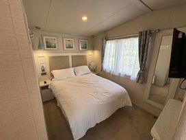 Greenacres Holiday Park - Holiday Accommodation 20482 - North Wales - 1187377 - thumbnail photo 6