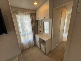 Greenacres Holiday Park - Holiday Accommodation 20482 - North Wales - 1187377 - thumbnail photo 7