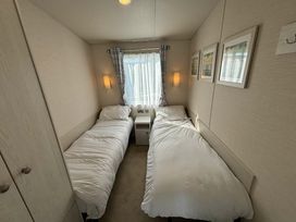 Greenacres Holiday Park - Holiday Accommodation 20482 - North Wales - 1187377 - thumbnail photo 8