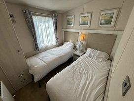 Greenacres Holiday Park - Holiday Accommodation 20482 - North Wales - 1187377 - thumbnail photo 9