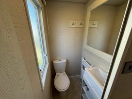 Greenacres Holiday Park - Holiday Accommodation 20482 - North Wales - 1187377 - thumbnail photo 11
