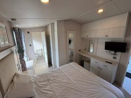 Greenacres Holiday Park - Holiday Accommodation 20483 - North Wales - 1187378 - thumbnail photo 6