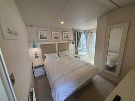 Greenacres Holiday Park - Holiday Accommodation 20483 - North Wales - 1187378 - thumbnail photo 8