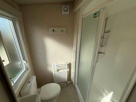 Greenacres Holiday Park - Holiday Accommodation 20483 - North Wales - 1187378 - thumbnail photo 10