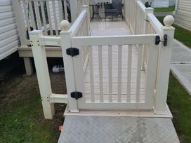 Martello Beach Holiday Park - Holiday Accommodation 20496 - Suffolk & Essex - 1187381 - thumbnail photo 6