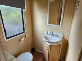 Lyons Robin Hood - Holiday Accommodation 20498 - North Wales - 1187382 - thumbnail photo 3