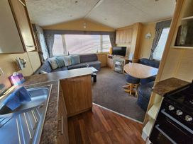 Lyons Robin Hood - Holiday Accommodation 20498 - North Wales - 1187382 - thumbnail photo 5