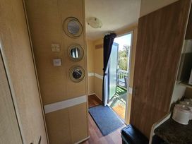 Lyons Robin Hood - Holiday Accommodation 20498 - North Wales - 1187382 - thumbnail photo 9