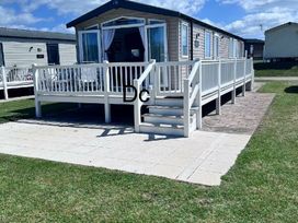 Hopton Holiday Village - Holiday Accommodation 20504 - Suffolk & Essex - 1187386 - thumbnail photo 9