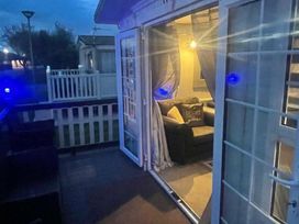 Waterside Leisure Park - Holiday Accommodation 20505 - Lincolnshire - 1187387 - thumbnail photo 2