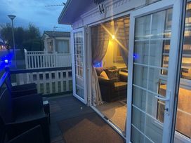 Waterside Leisure Park - Holiday Accommodation 20505 - Lincolnshire - 1187387 - thumbnail photo 6