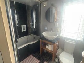 Waterside Leisure Park - Holiday Accommodation 20505 - Lincolnshire - 1187387 - thumbnail photo 16