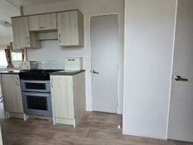 Lyons Robin Hood - Holiday Accommodation 20508 - North Wales - 1187388 - thumbnail photo 3