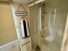 Burnham-on-Sea Holiday Park - Holiday Accommodation 20538 - Devon - 1187402 - thumbnail photo 11