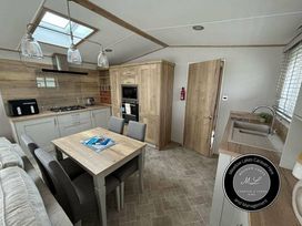 Golden Palm Resort - Holiday Accommodation 20539 - Lincolnshire - 1187403 - thumbnail photo 3