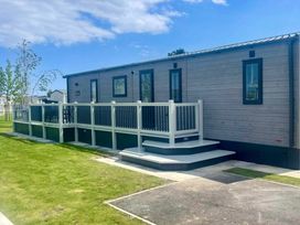 Golden Palm Resort - Holiday Accommodation 20542 - Lincolnshire - 1187406 - thumbnail photo 2