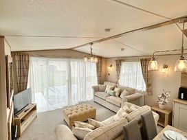 Golden Palm Resort - Holiday Accommodation 20542 - Lincolnshire - 1187406 - thumbnail photo 4