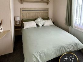 Golden Palm Resort - Holiday Accommodation 20551 - Lincolnshire - 1187411 - thumbnail photo 6