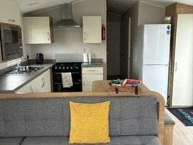 Trecco Bay - Holiday Accommodation 20566 - Somerset & Wiltshire - 1187416 - thumbnail photo 4