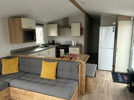 Trecco Bay - Holiday Accommodation 20566 - Somerset & Wiltshire - 1187416 - thumbnail photo 5
