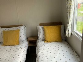 Trecco Bay - Holiday Accommodation 20566 - Somerset & Wiltshire - 1187416 - thumbnail photo 11
