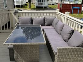 Trecco Bay - Holiday Accommodation 20571 - Somerset & Wiltshire - 1187417 - thumbnail photo 4