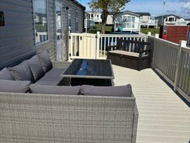 Trecco Bay - Holiday Accommodation 20571 - Somerset & Wiltshire - 1187417 - thumbnail photo 9
