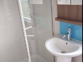 Kingfisher Caravan Park - Holiday Accommodation 20578 - Lincolnshire - 1187418 - thumbnail photo 6