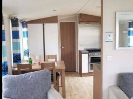 Kingfisher Caravan Park - Holiday Accommodation 20578 - Lincolnshire - 1187418 - thumbnail photo 12