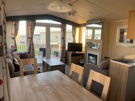 Primrose Valley Holiday Park - Holiday Accommodation 20594 - North Yorkshire (incl. Whitby) - 1187421 - thumbnail photo 7