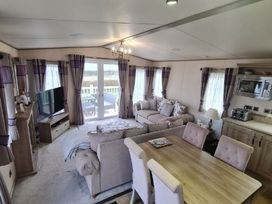 Primrose Valley Holiday Park - Holiday Accommodation 20599 - North Yorkshire (incl. Whitby) - 1187423 - thumbnail photo 16