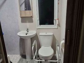 Hopton Holiday Village - Holiday Accommodation 20610 - Suffolk & Essex - 1187429 - thumbnail photo 6