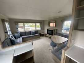 Hopton Holiday Village - Holiday Accommodation 20610 - Suffolk & Essex - 1187429 - thumbnail photo 13