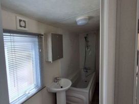 Lido Beach Holiday Park - Holiday Accommodation 20611 - North Wales - 1187430 - thumbnail photo 17