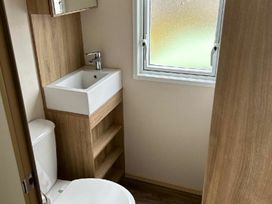 Greenacres Holiday Park - Holiday Accommodation 20616 - North Wales - 1187434 - thumbnail photo 11
