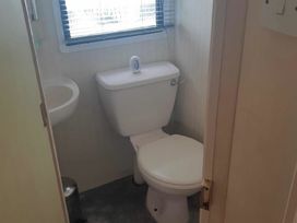 Herons Mead Caravan Park - Holiday Accommodation 20630 - Lincolnshire - 1187440 - thumbnail photo 10