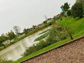 Herons Mead Caravan Park - Holiday Accommodation 20630 - Lincolnshire - 1187440 - thumbnail photo 16