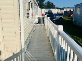 Barmouth Bay Holiday Village - Holiday Accommodation 20637 - Mid Wales - 1187443 - thumbnail photo 10