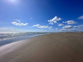 Barmouth Bay Holiday Village - Holiday Accommodation 20637 - Mid Wales - 1187443 - thumbnail photo 15