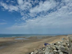 Barmouth Bay Holiday Village - Holiday Accommodation 20645 - Mid Wales - 1187445 - thumbnail photo 15