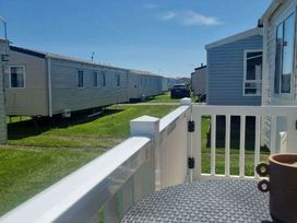 Caister Holiday Park - Holiday Accommodation 20650 - Norfolk - 1187448 - thumbnail photo 2