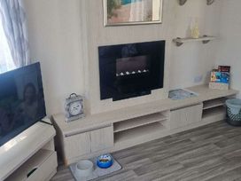Caister Holiday Park - Holiday Accommodation 20650 - Norfolk - 1187448 - thumbnail photo 9