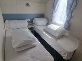 Caister Holiday Park - Holiday Accommodation 20650 - Norfolk - 1187448 - thumbnail photo 11
