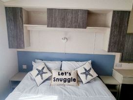 Caister Holiday Park - Holiday Accommodation 20650 - Norfolk - 1187448 - thumbnail photo 14