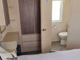 Caister Holiday Park - Holiday Accommodation 20650 - Norfolk - 1187448 - thumbnail photo 15