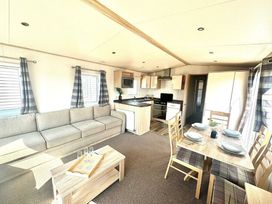 Seal Bay Resort - Holiday Accommodation 20661 - Hampshire - 1187452 - thumbnail photo 2