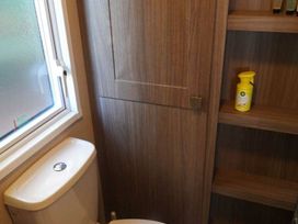 Kelling Heath Holiday Park - Holiday Accommodation 20665 - Norfolk - 1187455 - thumbnail photo 11