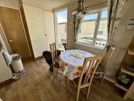 Lyons Winkups and Primrose - Holiday Accommodation 20696 - North Wales - 1187466 - thumbnail photo 4