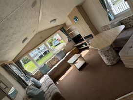 Primrose Valley Holiday Park - Holiday Accommodation 20705 - North Yorkshire (incl. Whitby) - 1187475 - thumbnail photo 2