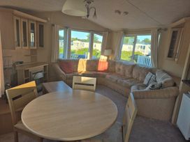 Blue Dolphin Holiday Park - Holiday Accommodation 20713 - North Yorkshire (incl. Whitby) - 1187479 - thumbnail photo 13
